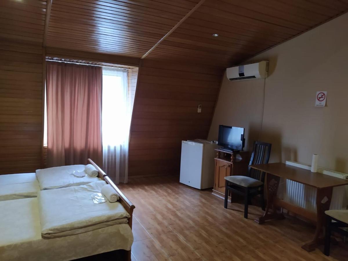 Hotel Ni&La バトゥーミ エクステリア 写真